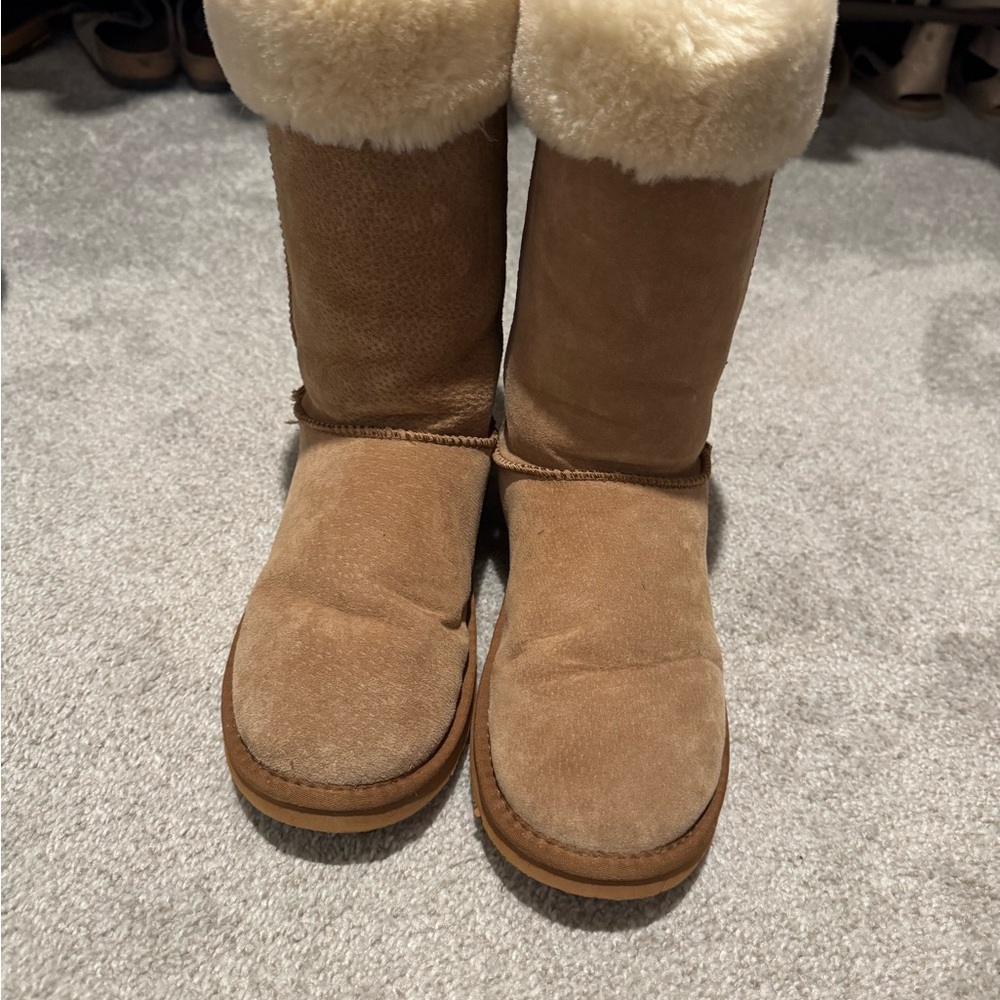 Lamo Tan Winter Boots with Cream Fur